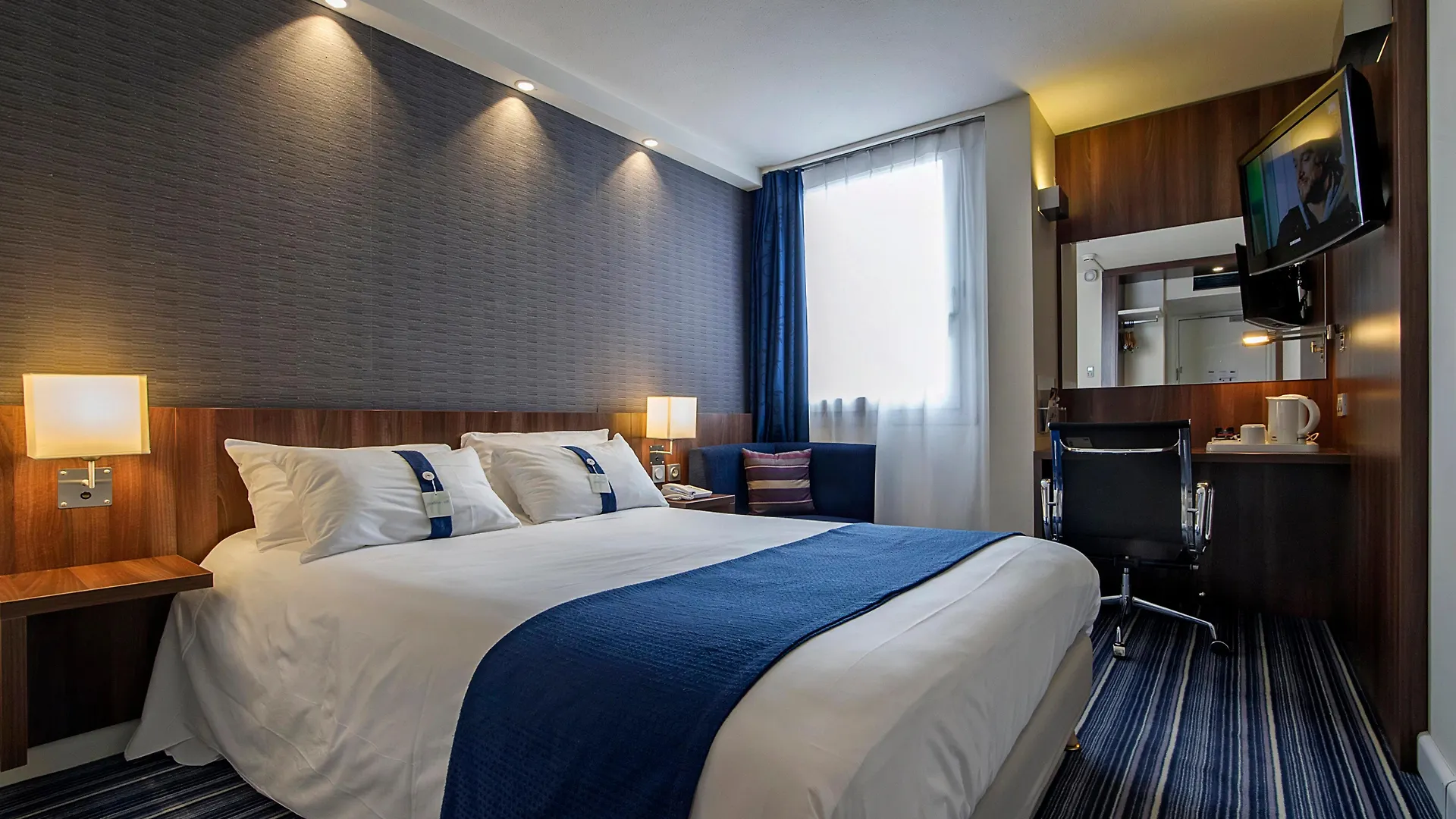 Holiday Inn Express Lille Centre By Ihg